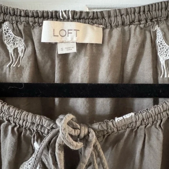 Loft BoHo, top, S, taupe with white giraffes, three-quarter sleeves, N WOT - Picture 2 of 7